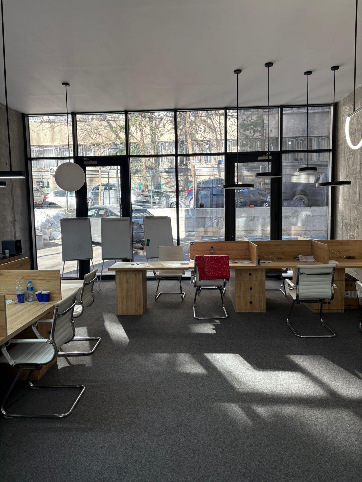 Domus Hippodrome, office