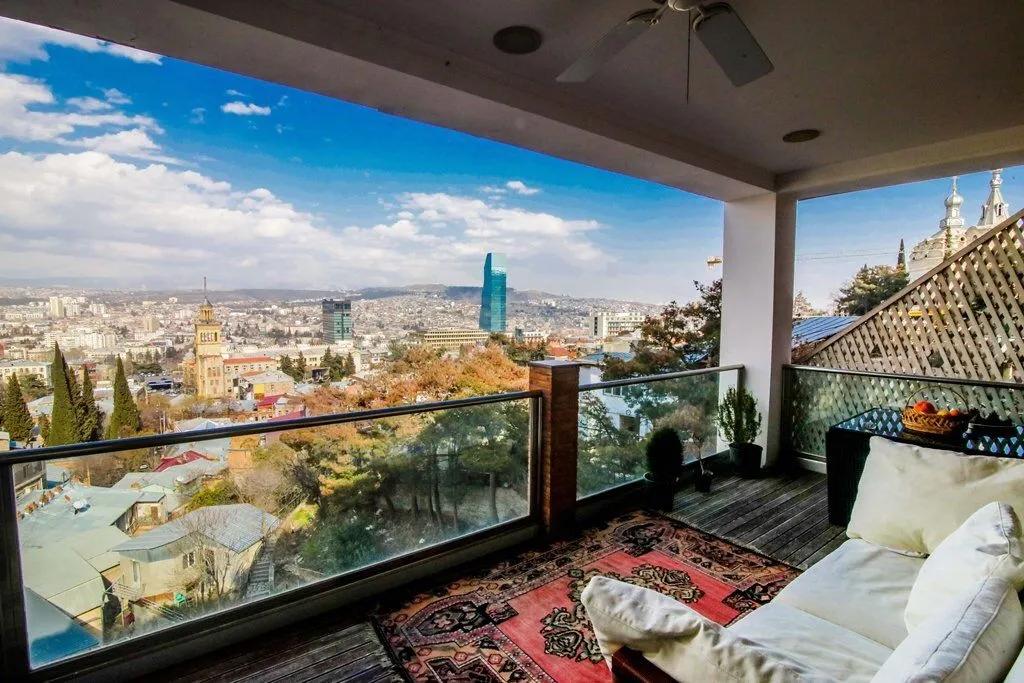 იყიდება ახალი აშენებული ბინა