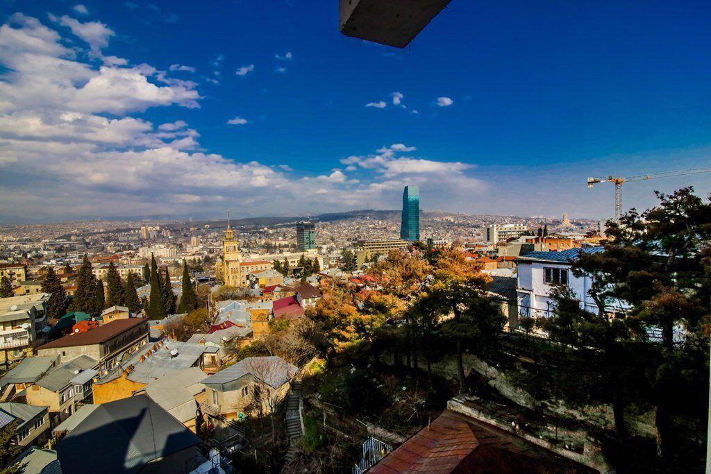 იყიდება ახალი აშენებული ბინა